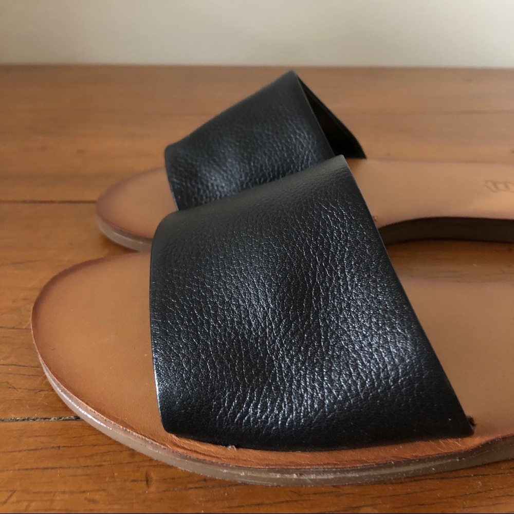 NIB Aldo Slides